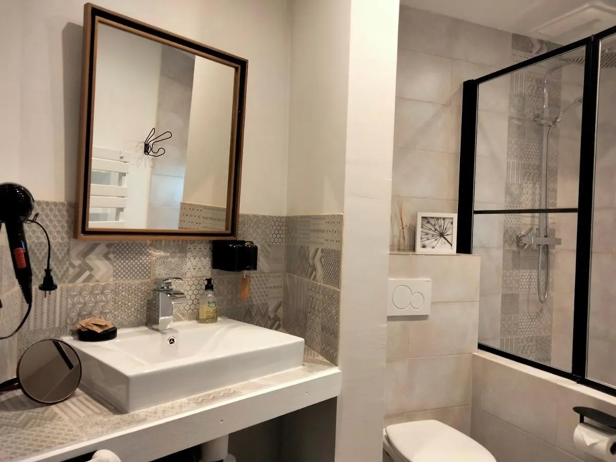 Ferienwohnung A L'Ombre De La Dame Cucuron 0*,