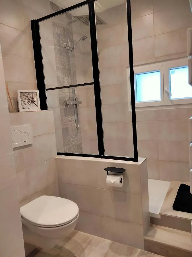 Ferienwohnung A L'Ombre De La Dame Cucuron 0*,  Frankreich