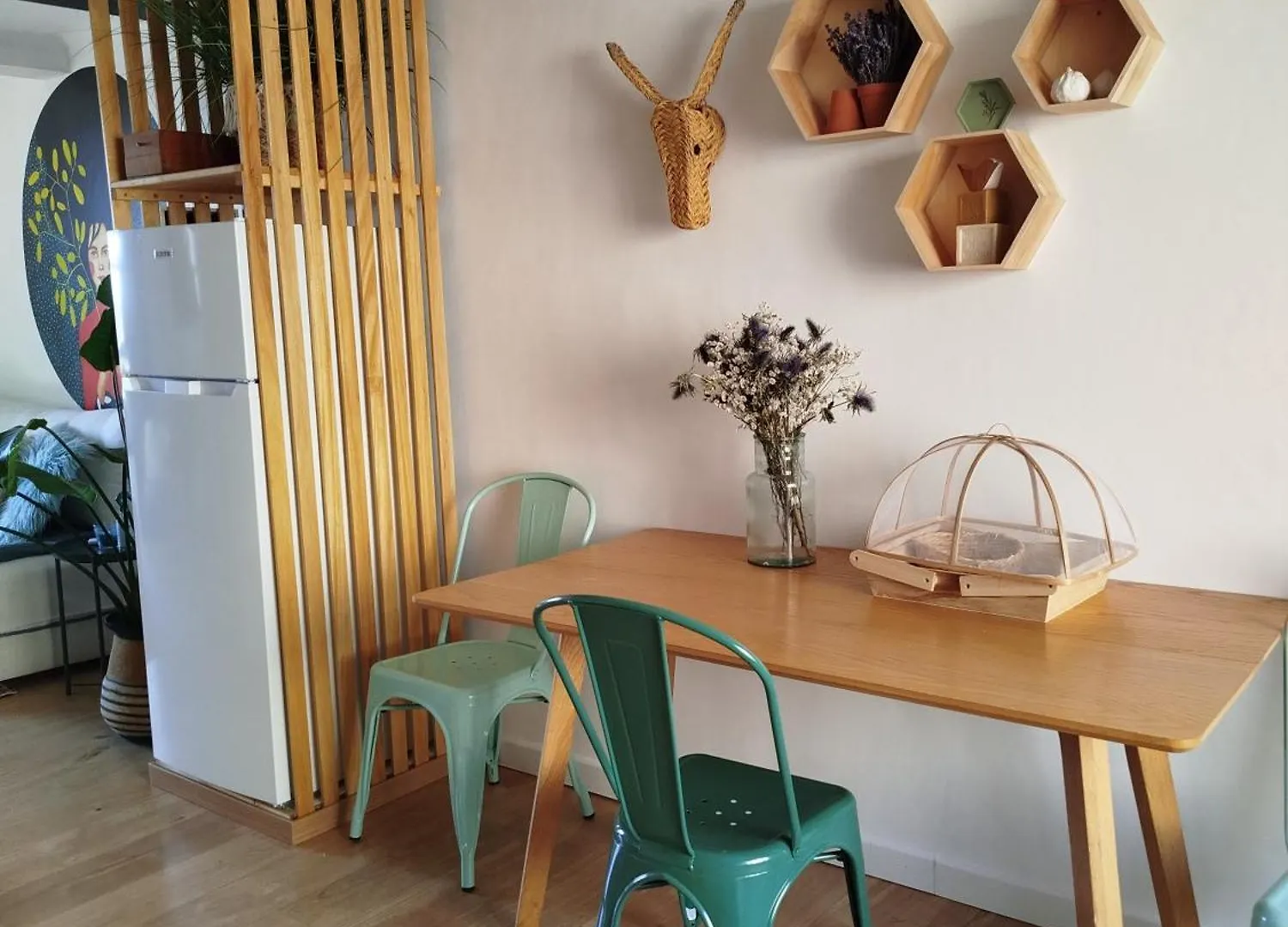 Ferienwohnung A L'Ombre De La Dame Cucuron Apartment
